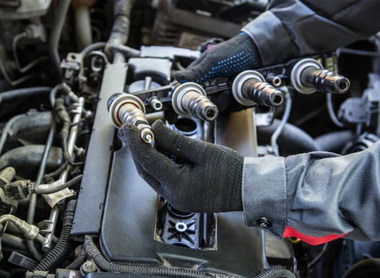 Замена свечей зажигания в автомобиле Замена свечей зажигания в автомобиле Харьков